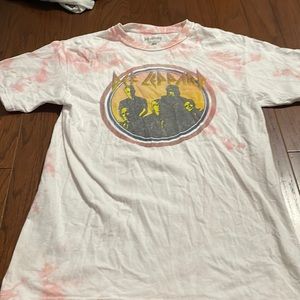 Def leopard tee